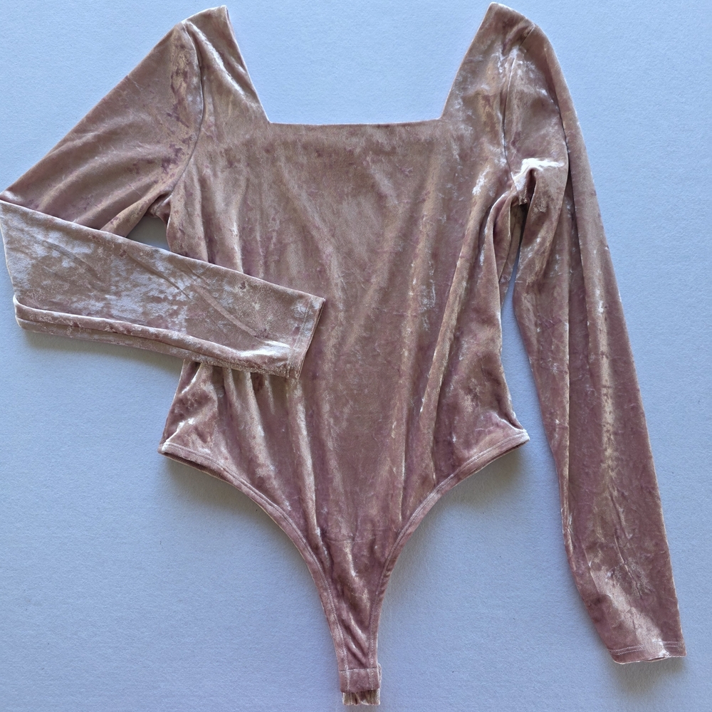 Francesca's Collections Velvet Bodysuit in Blush